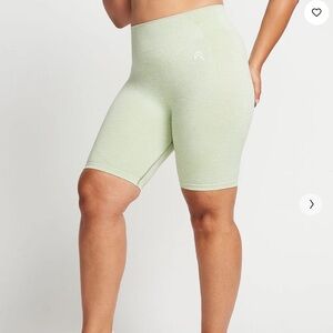 Classic Seamless Shorts in Pistachio